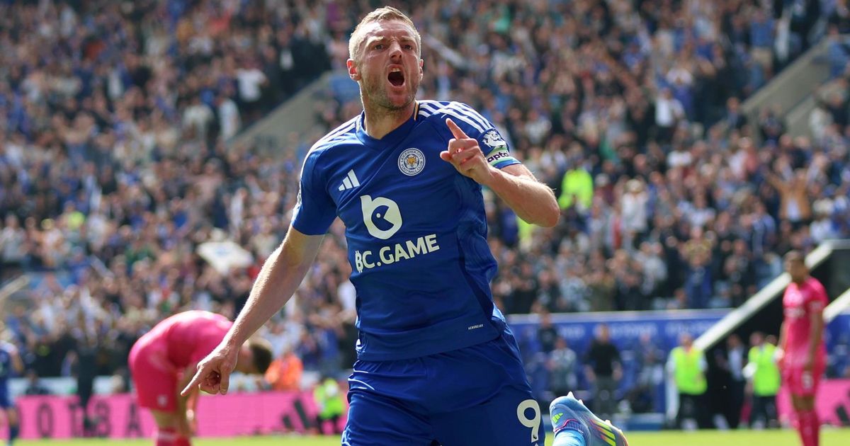 ¡Hermoso! Vardy puntúa en el último duelo en casa para