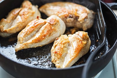 ¿Todavía puedes comer las sobras del refrigerador días después? Verdadero