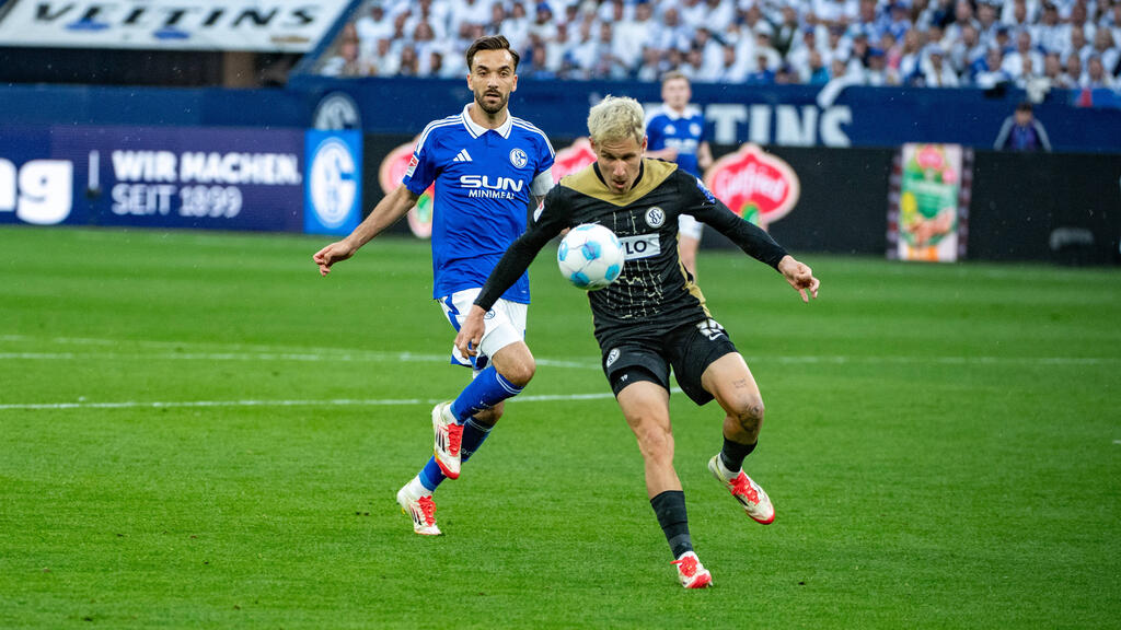 Karaman calcula con colegas de Schalke