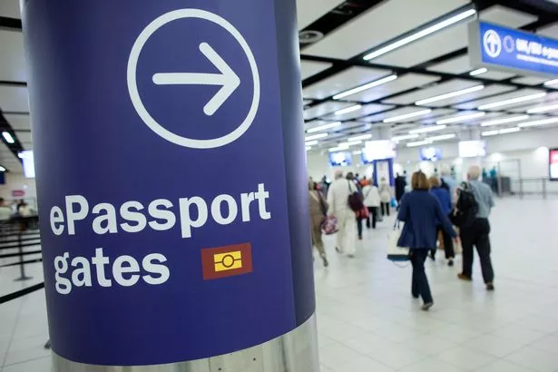 Se espera que el acuerdo haga que sea más rápido pasar por los aeropuertos