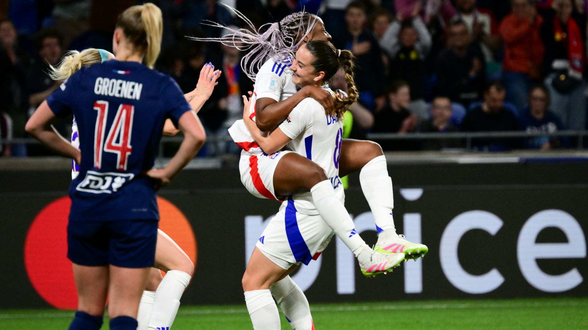 Däbritz y Marozsan también dejan a Lyon