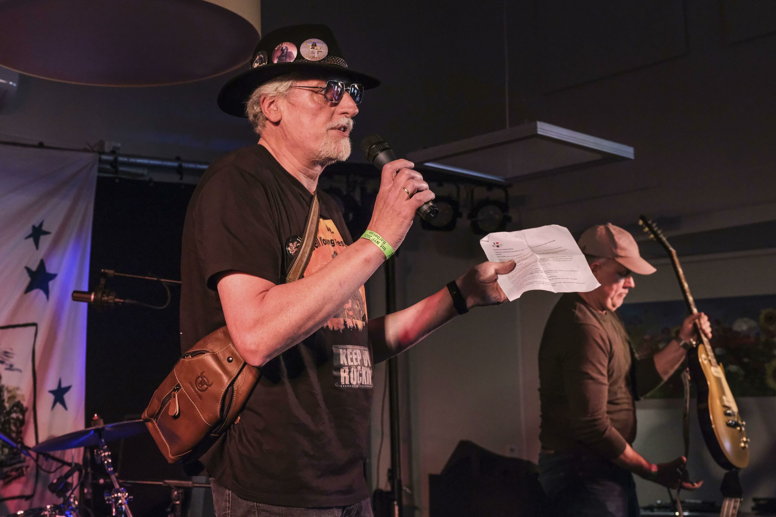 Los fanáticos de Neil Young se están calentando para conciertos