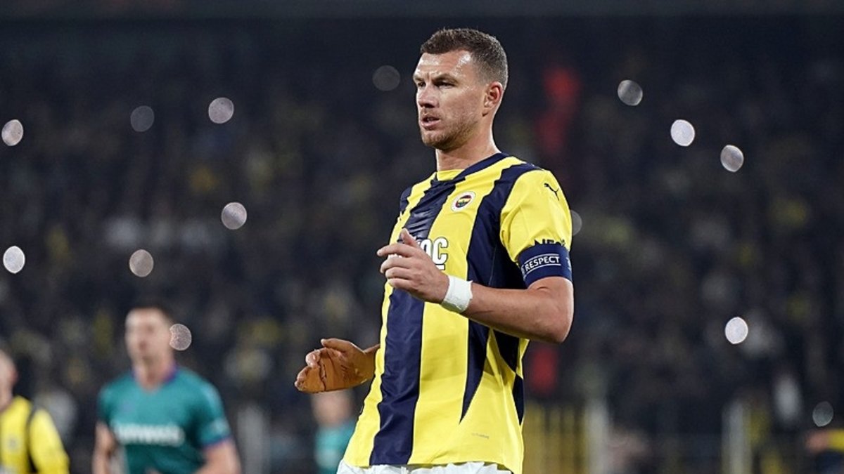 ¡Edin Dzeko y Haris Hajradinovic de Bosnia y Herzegovina!