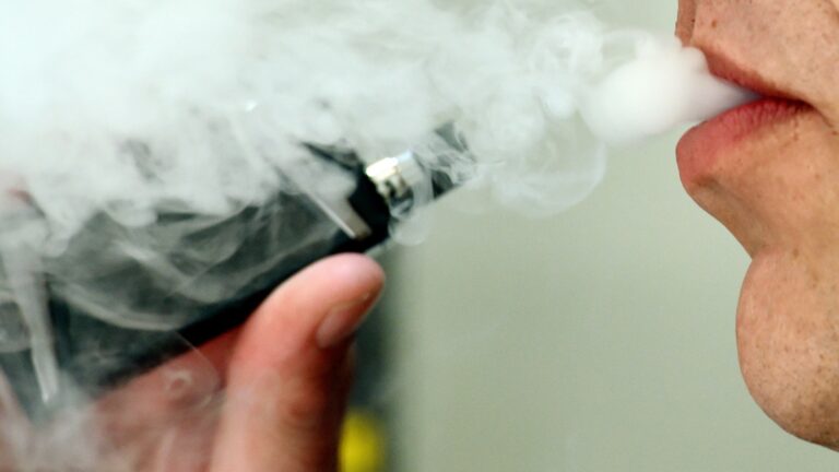 La advertencia después del vapeo que se encuentra "más adictivo"
