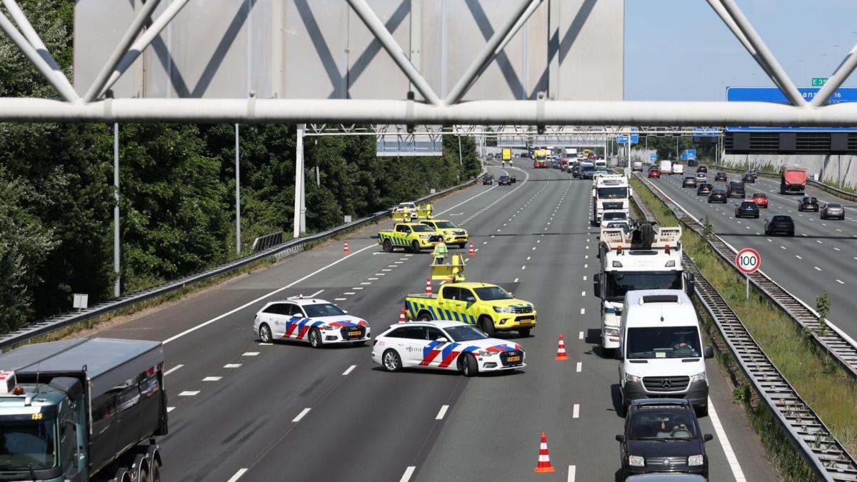Considerable retraso en A10 debido al accidente entre varios vehículos