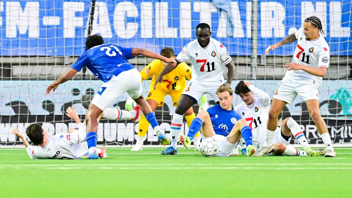 Telstar no regala nada en la parte de atrás y