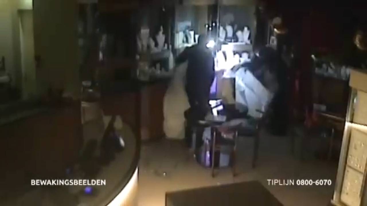 Ladrones reciben un gran golpe para joyero, toneladas de joyas