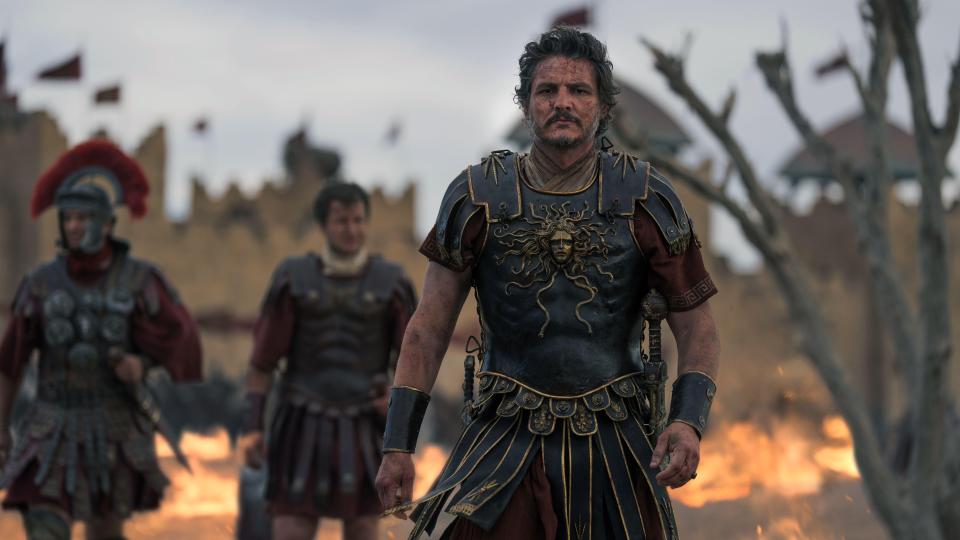 Pedro Pascal como soldado romano en Gladiator II.