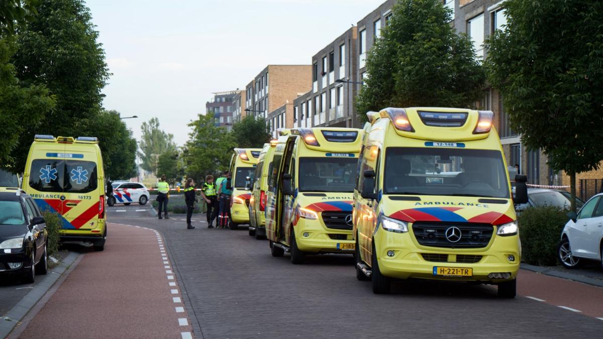 Múltiples heridos en apuñalamiento de hoofddorp, también agente herido