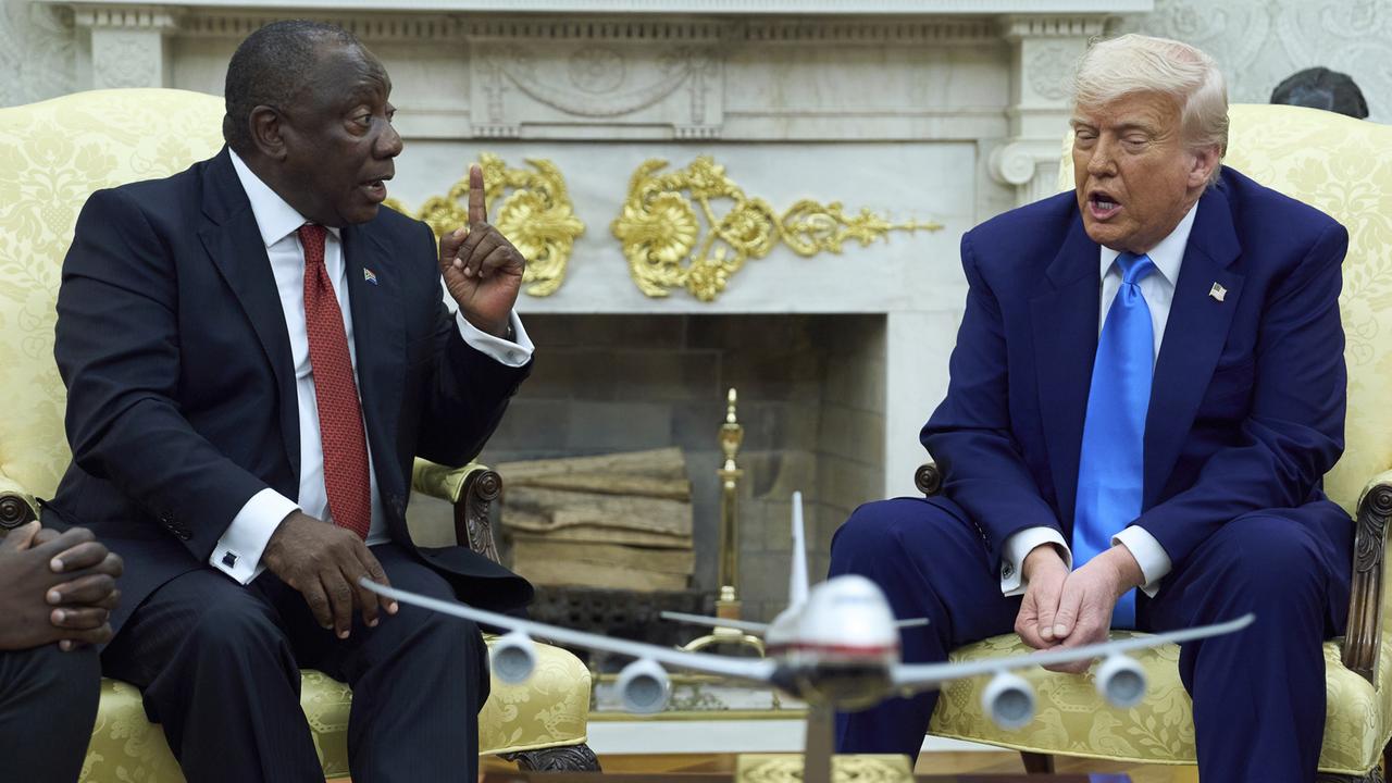 "genocidio": Cómo Trump provoca al presidente de Sudáfrica
