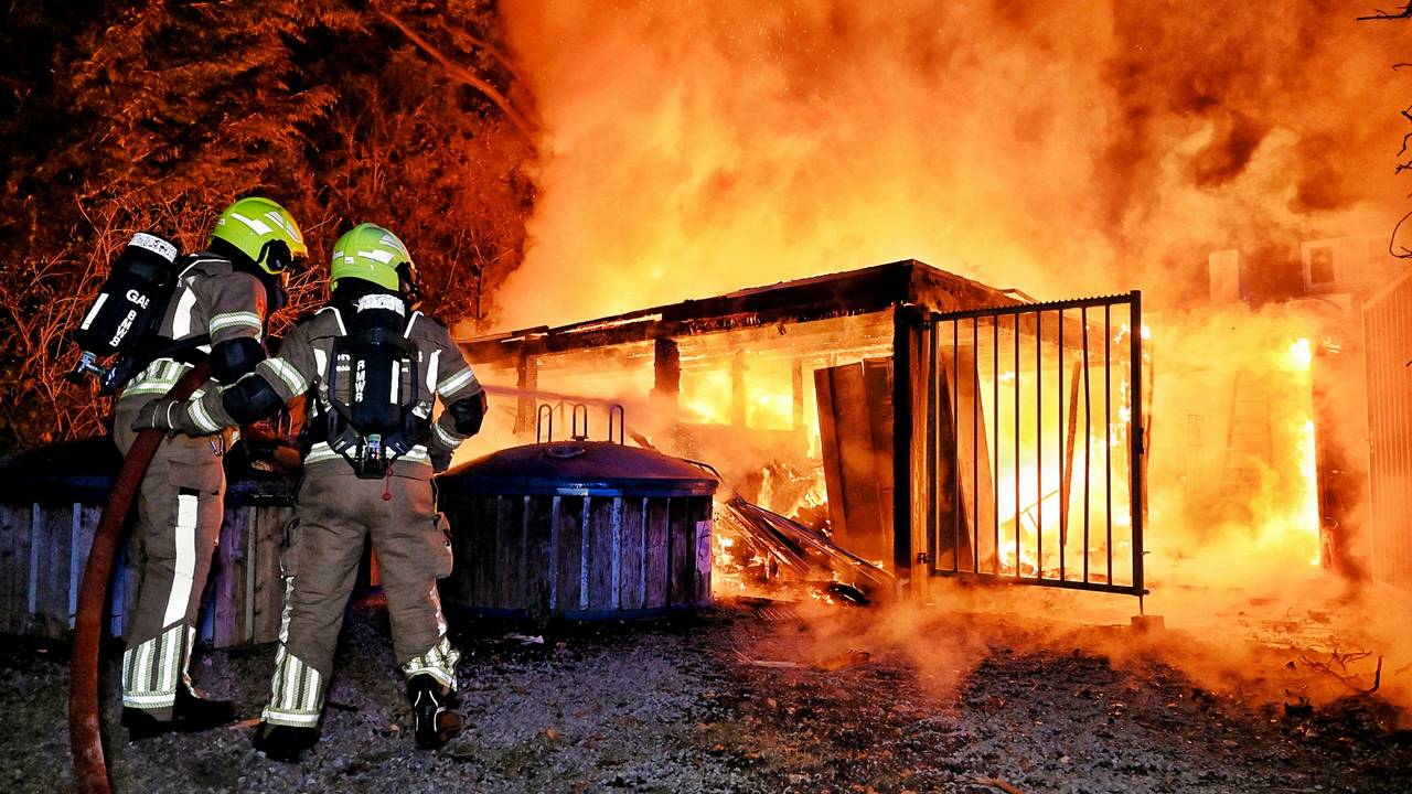 Gran incendio en la construcción de un restaurante