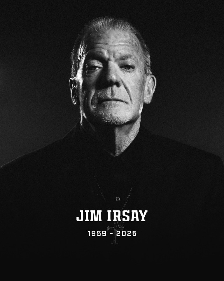 Retrato en blanco y negro de Jim Irsay.