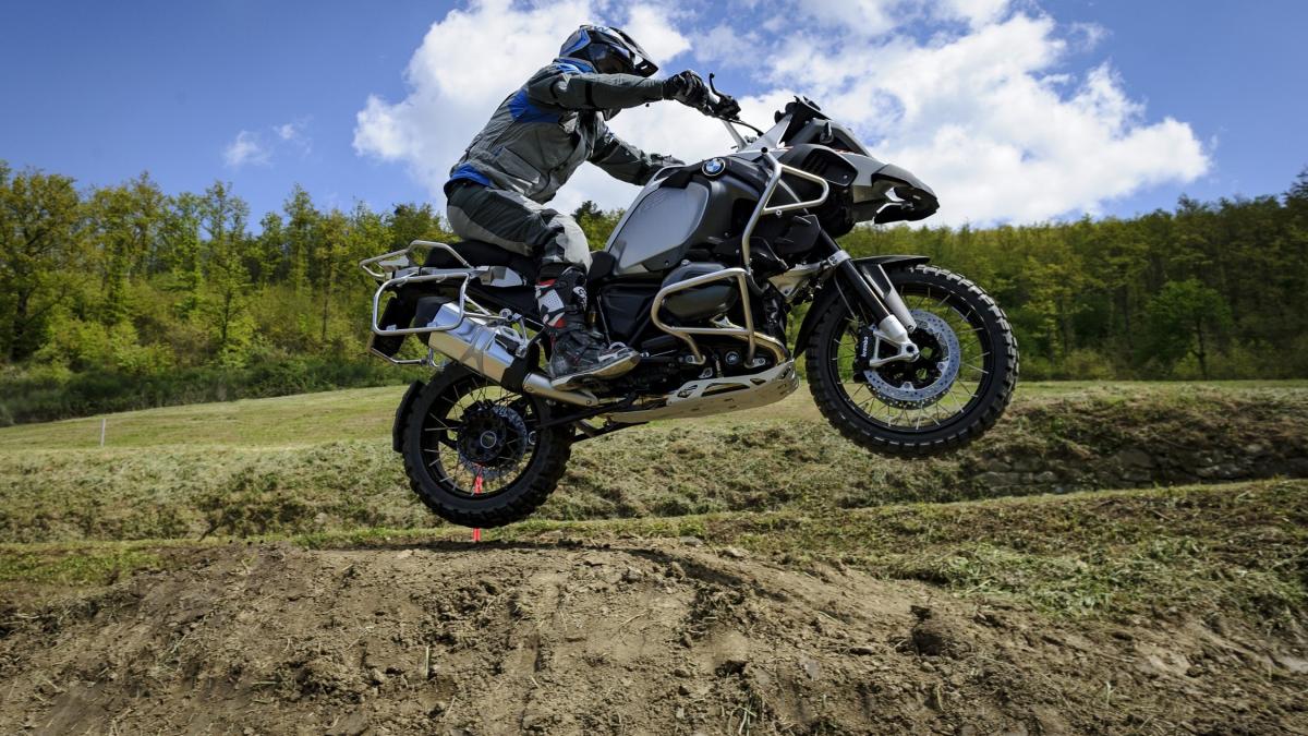 BMW R 1200, el cilindro gemelo confiable. Modelos y precios