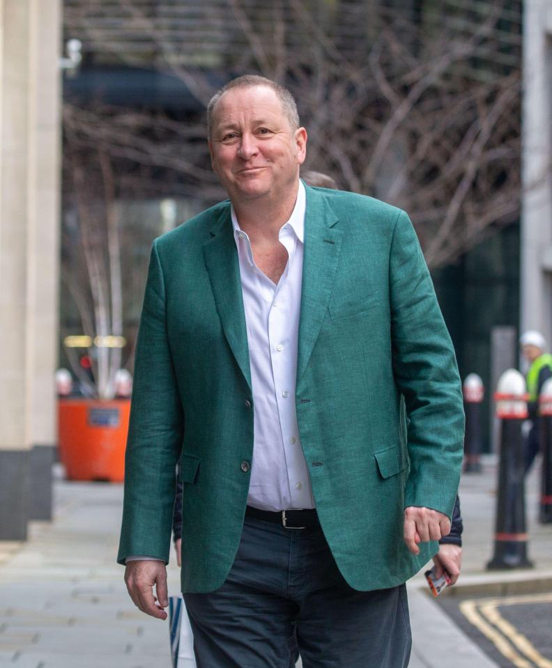 Mike Ashley, jefe del grupo de Frasers, llegó al Tribunal Superior.