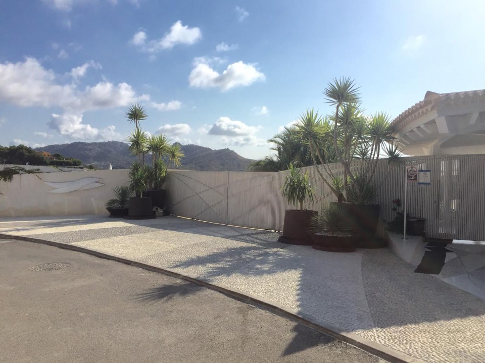 Vista de la casa de Mike Ashley en Mallorca desde el mar.