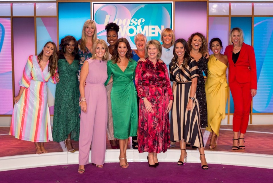 Editorial use only..Mandatory Credit: Photo by Ken McKay/ITV/Shutterstock (10402873dh)..Stacey Solomon, Kelle Bryan, Penny Lancaster, Brenda Edwards, Denise Welch, Jane Moore, Nadia Sawalha, Saira Khan, Carol McGiffin, Kaye Adams, Andrea McLean, Ruth Langsford and Christine Lampard .. 'Loose Women' TV Show, Londres, Reino Unido - 06 de septiembre de 2019
