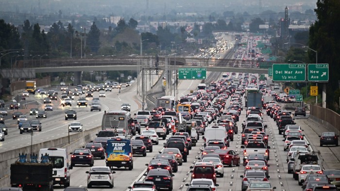 Los autos de gasolina de California prohiben en peligro cuando
