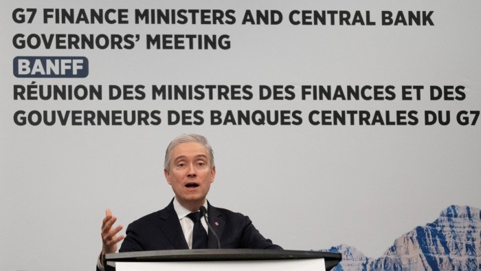 Los ministros del G7 amenazan más sanciones contra Rusia sobre