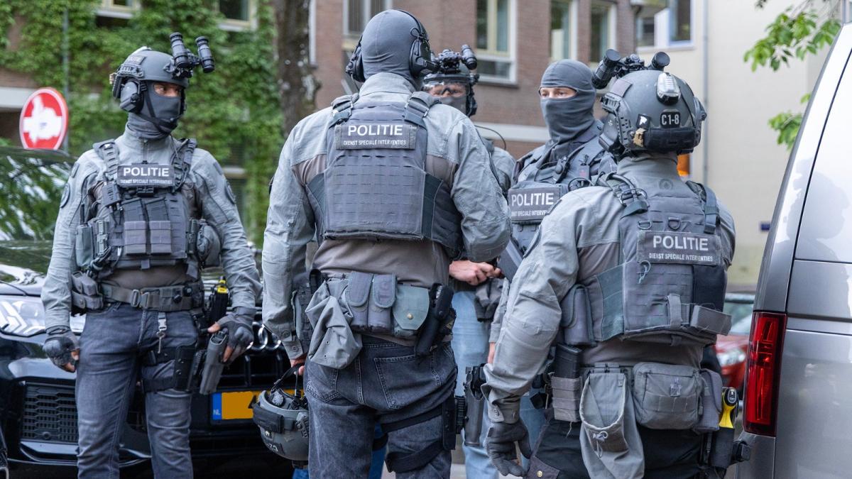 Cinco sospechosos arrestados por disparar en el centro, incluidos dos