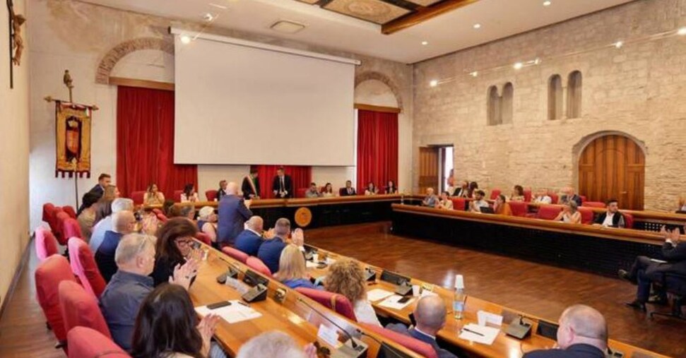 ¿De qué se tratan los consejos municipales? Escuelas, tráfico, carreteras