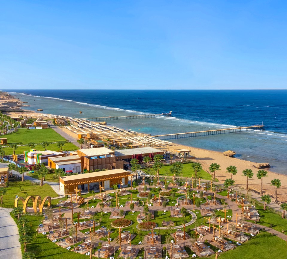 Vista aérea de Rixos Radamis Resort Beachfront.