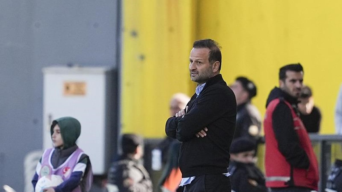 ¡El entrenador de Estanbulspor, Osman Zeki Korkmaz, dejó su puesto!