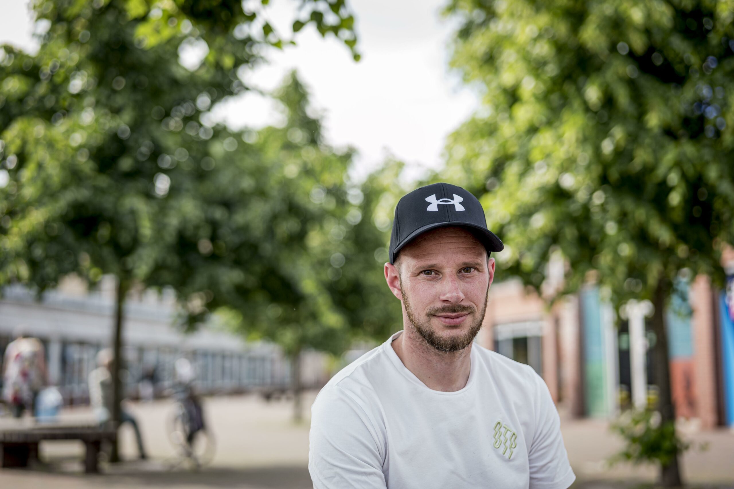 El entrenador de Hoogeveen, Björn Zwikker de Emmen, espera que