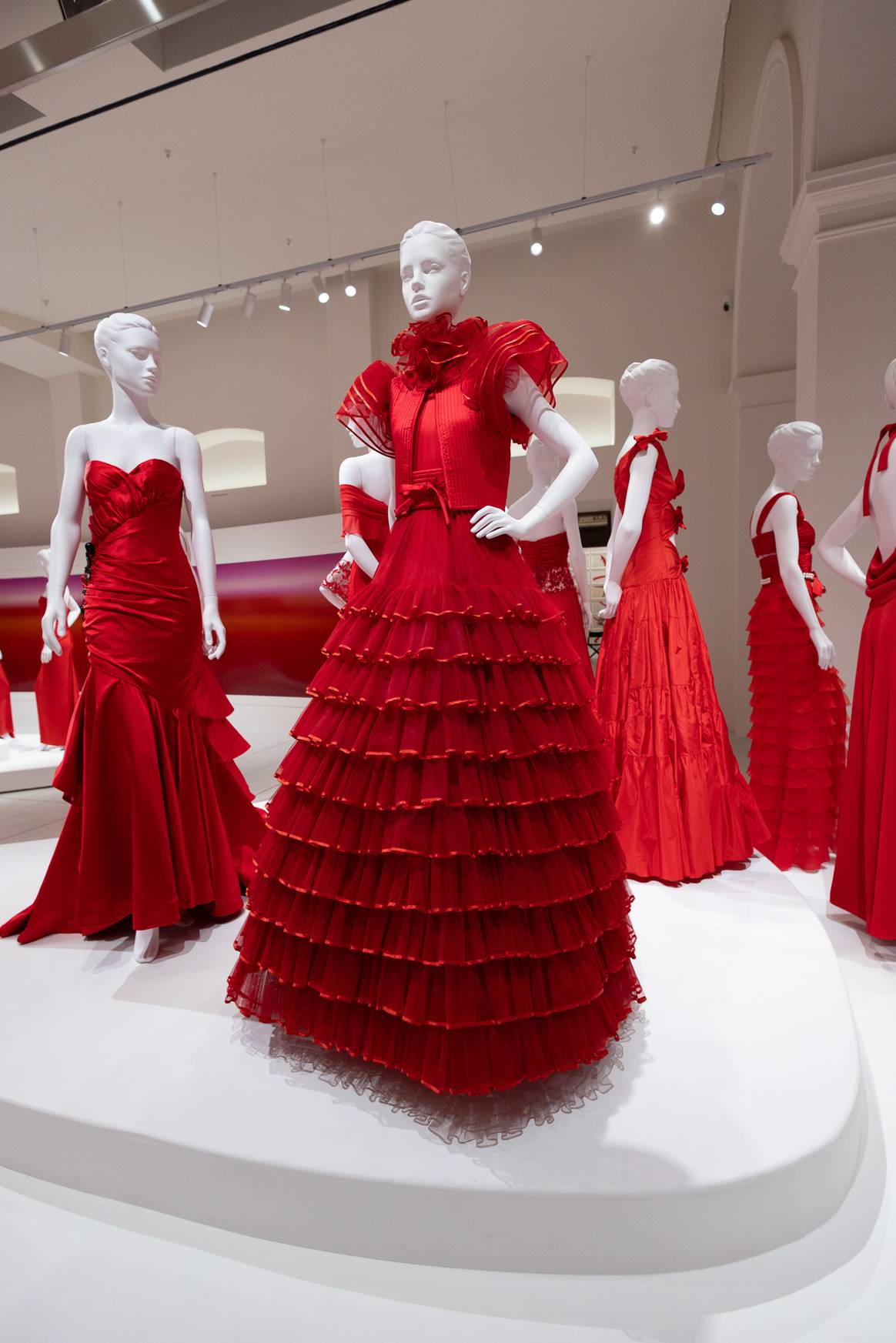 Alcuni Abiti della Mostra Orizzonti Rosso Alcuni Abiti della Mostra Orizzonti Rosso