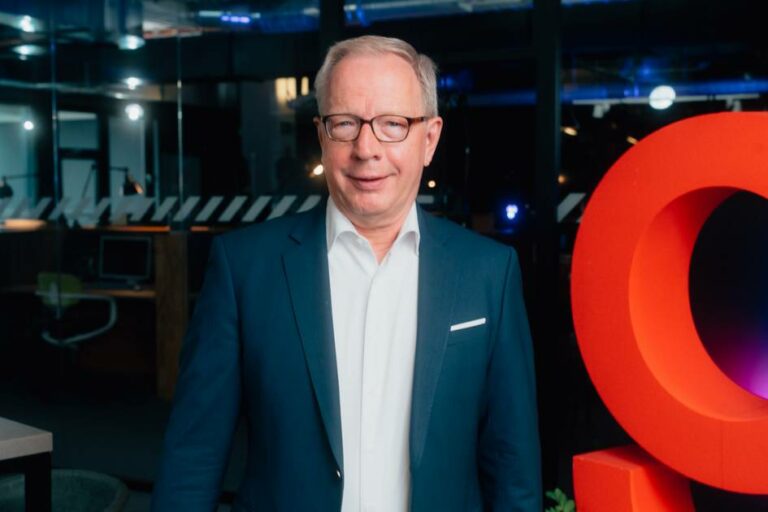 El jefe de comunicación deja el grupo Otto después de
