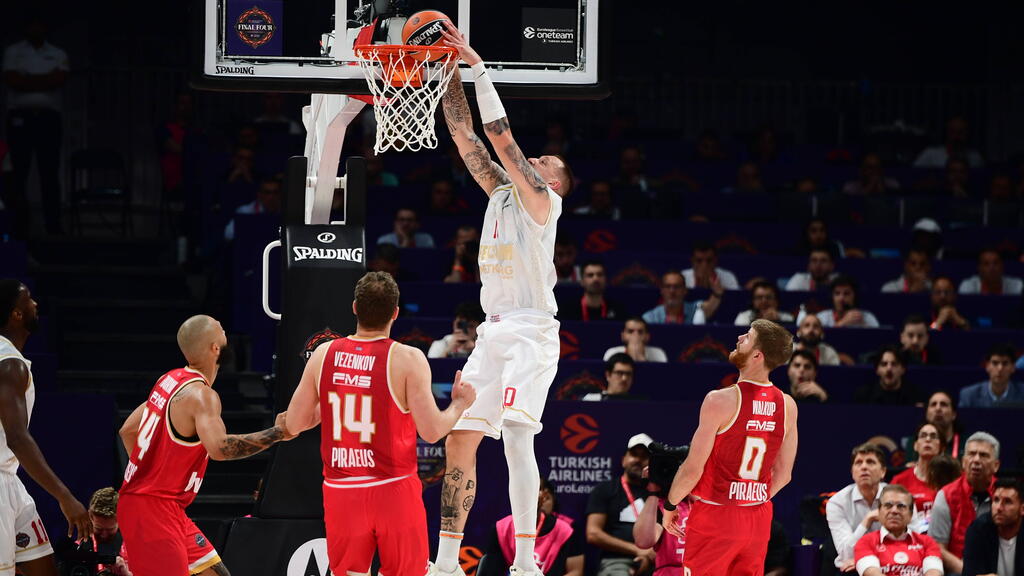 Theis juega para el título con Mónaco