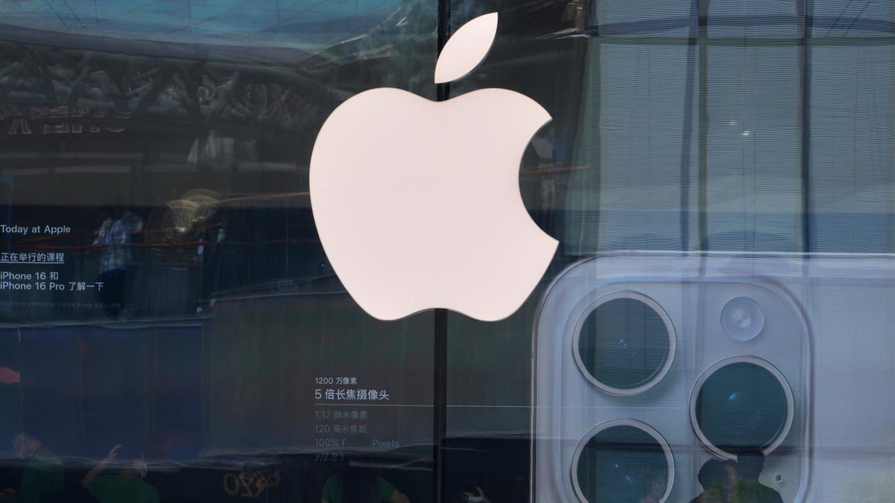 Trump amenaza a Apple con aranceles sobre iPhones
