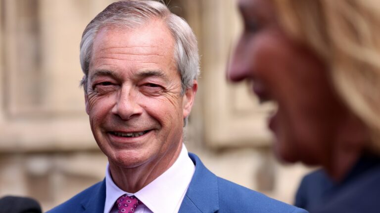 La fiesta de Nigel Farage en conversaciones para obtener una