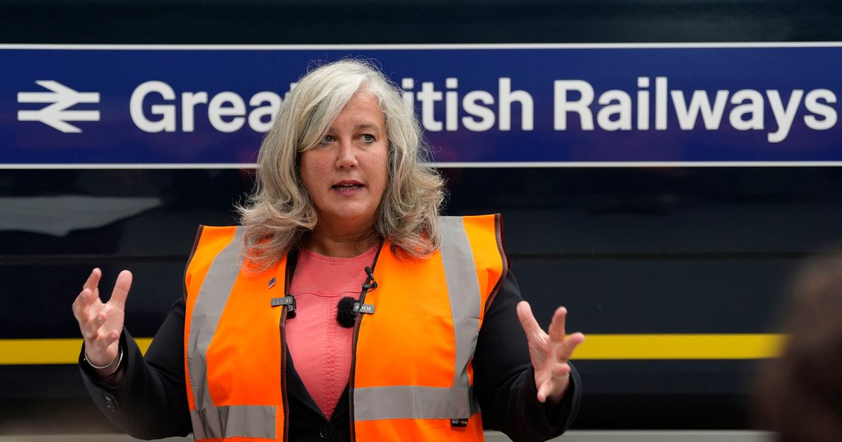 Heidi Alexander 'colará todos los tendones para que los trenes