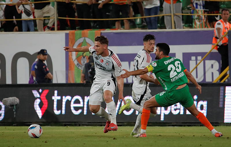 besiktas-caykur-rizespor-maci-ne-zaman-saat-kacta-ve-hangi-kanalda-1748152273928.png
