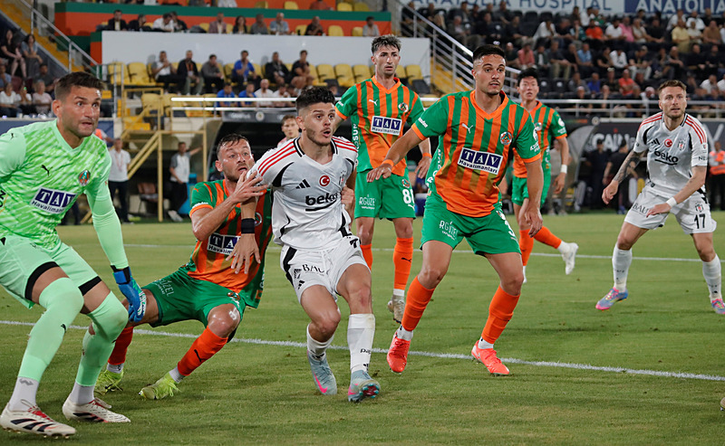 besiktas-caykur-rizespor-maci-ne-zaman-saat-kacta-ve-hangi-kanalda-1748152456726.png
