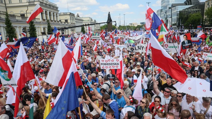 La carrera presidencial de Polonia se reduce al cable