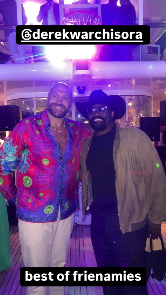 Tyson Fury y Anthony Joshua en un yate.