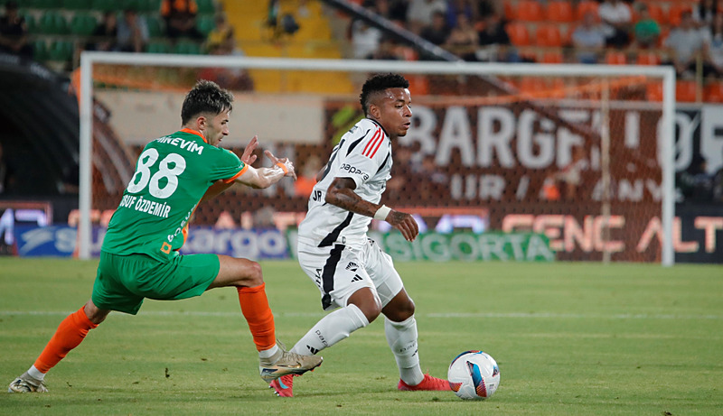 besiktas-caykur-rizespor-maci-ne-zaman-saat-kacta-ve-hangi-kanalda-1748152296384.png
