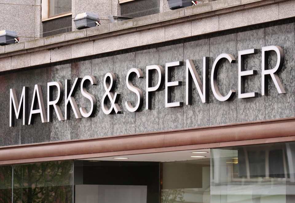 Señal de la tienda Marks & Spencer.