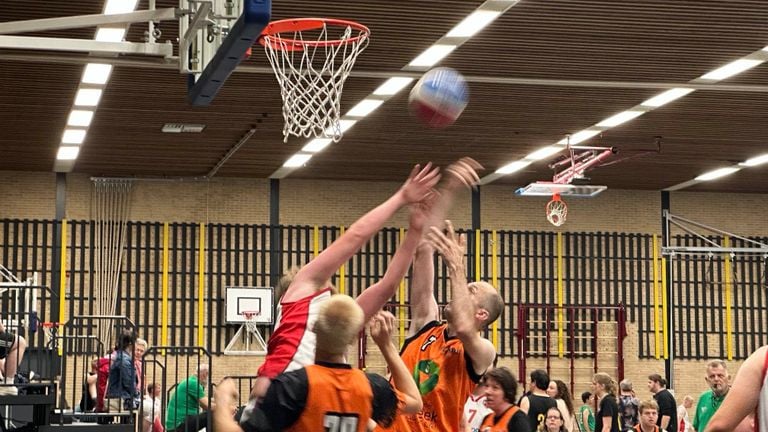 "Todos son fanáticos." (Foto Omroep Brabant).
