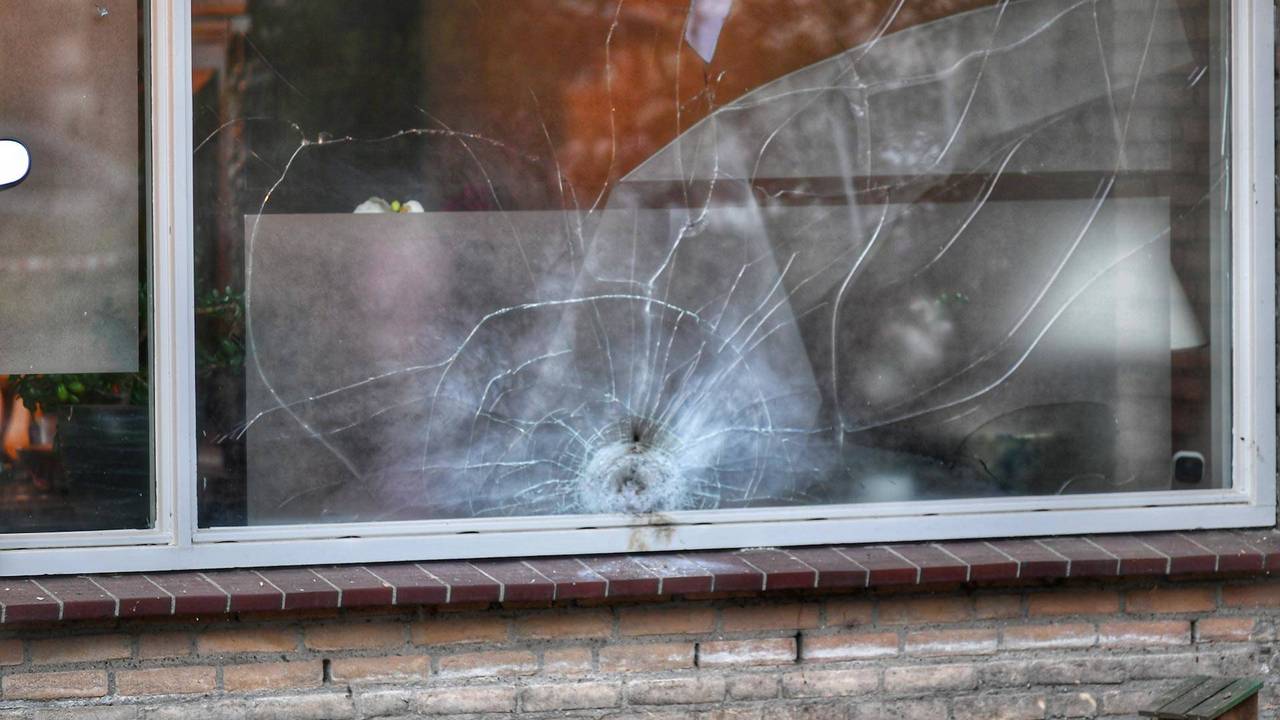 Explosión destruida por la ventana, día antes de que ya