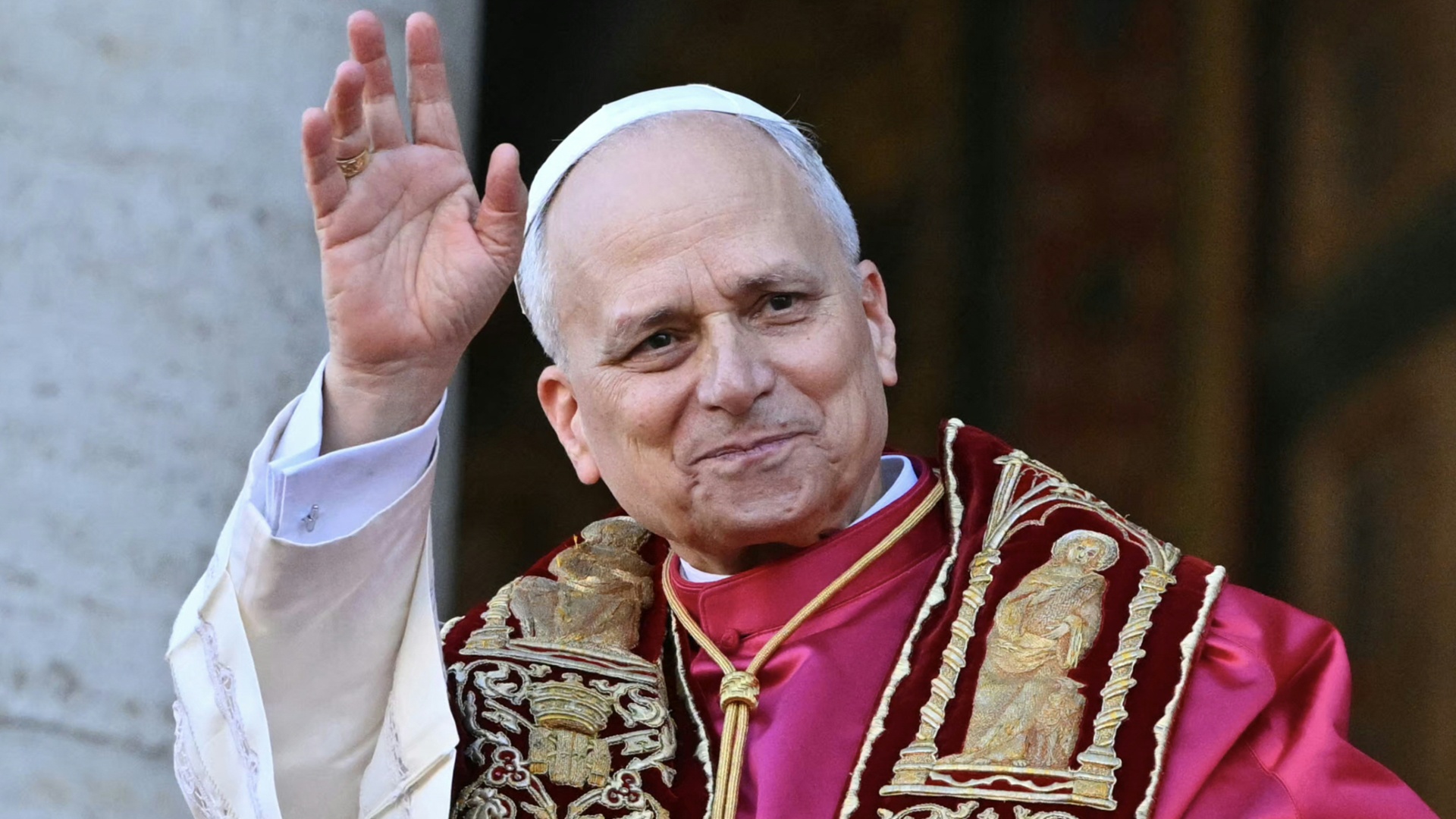 El Papa Leo XIV da la bienvenida al maestro de