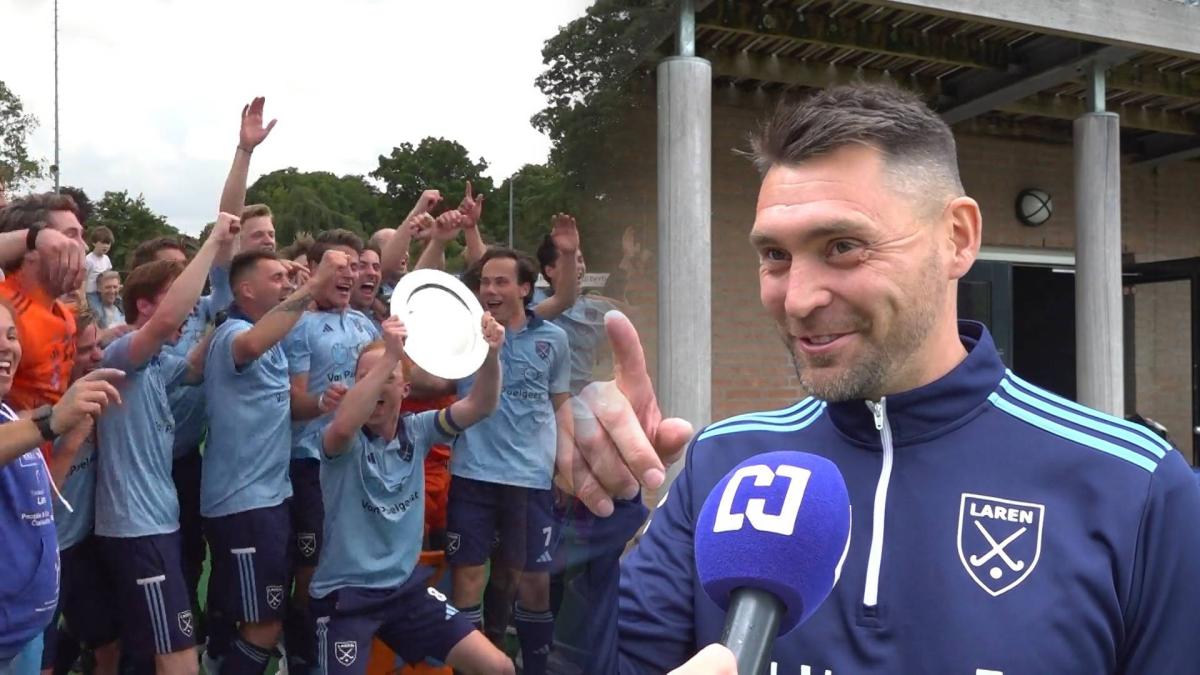 El internacional de hockey escocés Kenny Bain con Laren Champion
