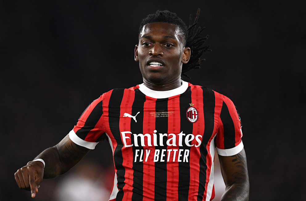 Rafael Leão (25)