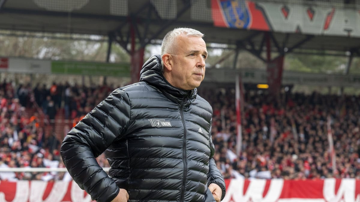 Fútbol femenino: el entrenador de la Unión, Dirk Zingler, ataca