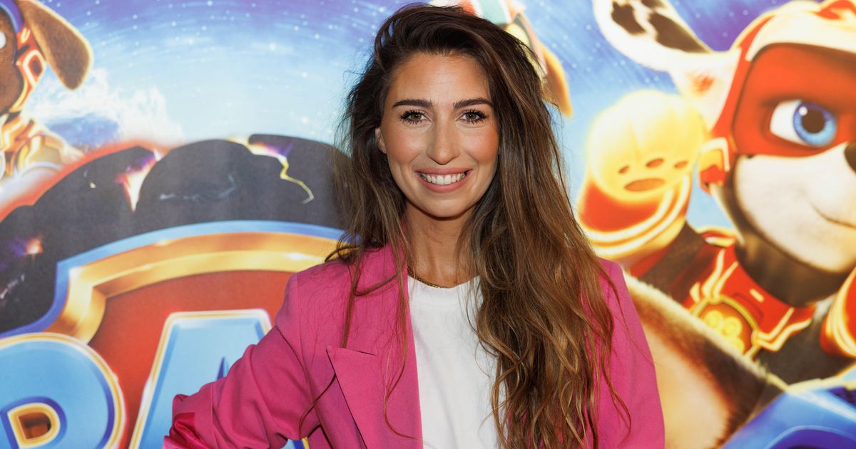 Xelly Cabau, la hermana de Yolanthe, dando a luz al