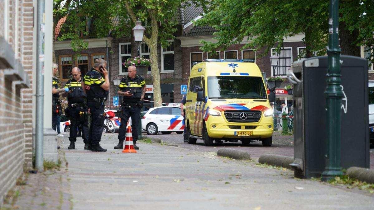 Persona herida después de apuñalar en el centro de Hoorn