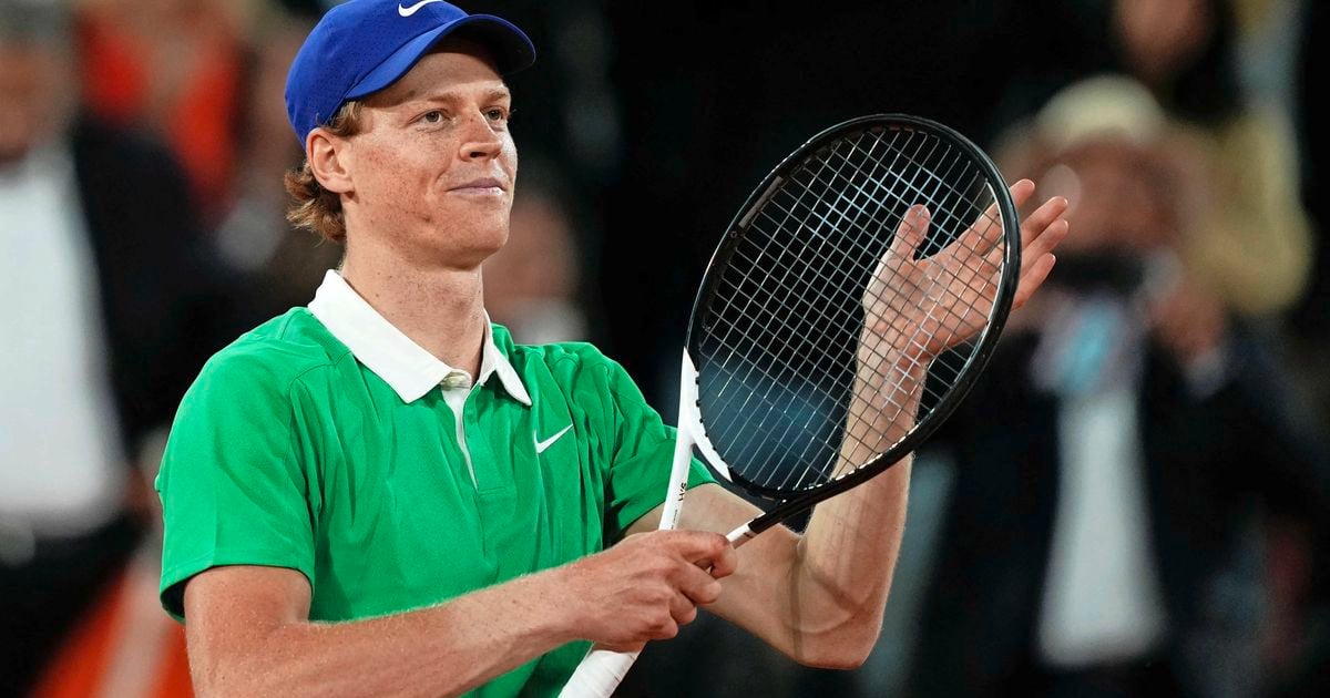 Roland Garros: Jannik Sinner comienza bien, los defensores del título