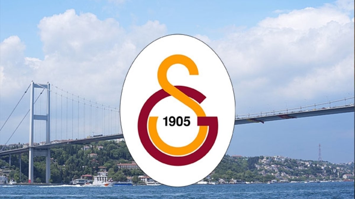 ¡Galatasaray colgó la bandera de 5 estrellas!
