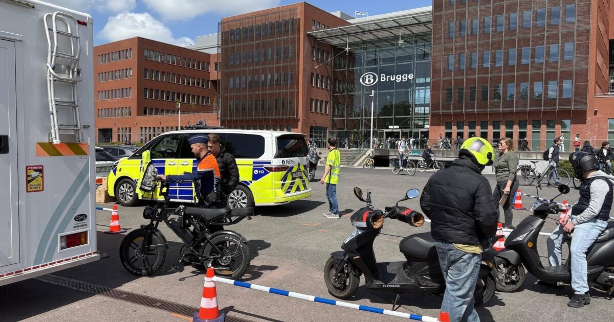 22 ciclistas en Brujas atrapados con teléfono móvil en la